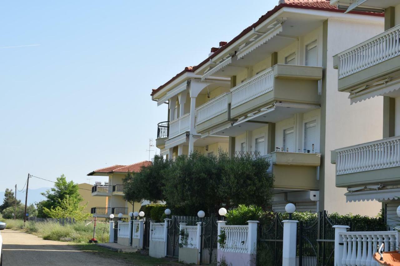 Dimar1 Seaside Apartment Паралия-Дионисиу Экстерьер фото
